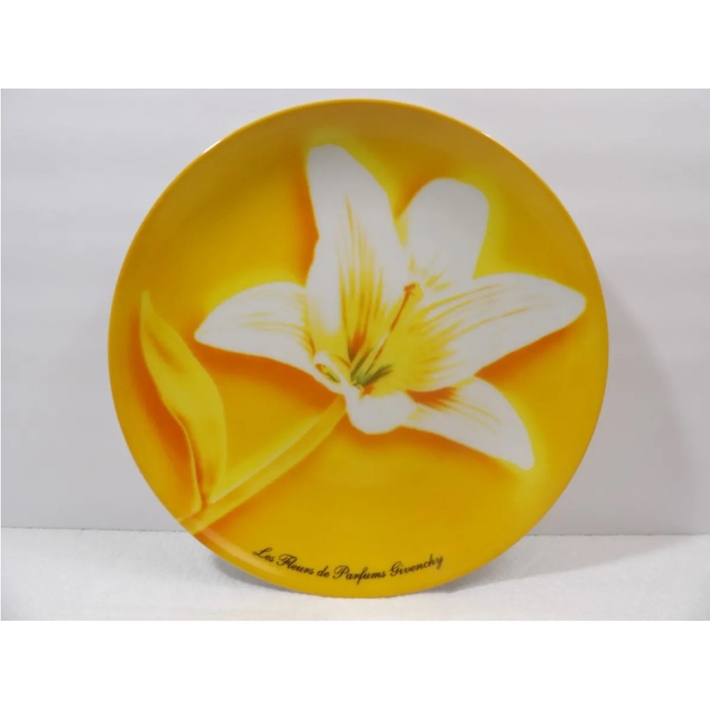 Givenchy vanity plate jewelry dish tray yellow flower designer luxury decor